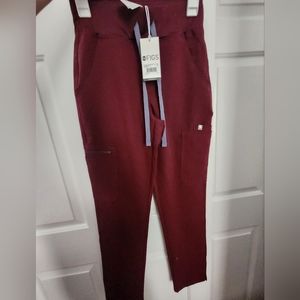 Brand new Figs high waisted Yola 2.0 scrub pants XS burgundy